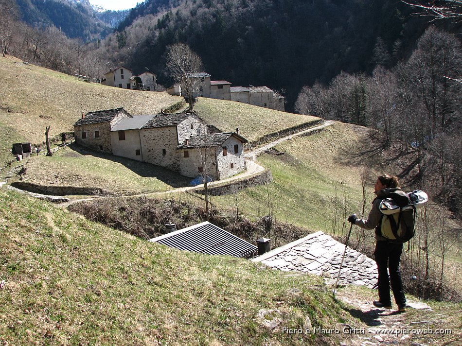 06 Graziose rustiche casette di Gebbio (865 m.).jpg